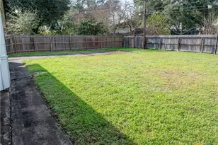 301 Birchwood Dr, Victoria, TX 77901 - Photo 39