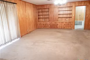 301 Birchwood Dr, Victoria, TX 77901 - Photo 17