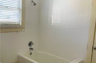 302 W French St, Cuero, TX 77954 - Photo 7