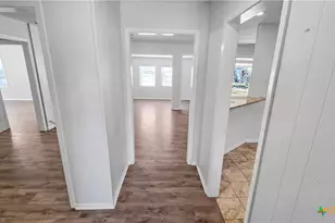 1717 E Mesquite Ln, Victoria, TX 77901 - Photo 5