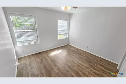 1717 E Mesquite Lane, Victoria, TX 77901 - Photo 11