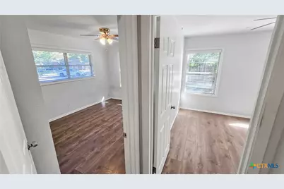 1717 E Mesquite Lane, Victoria, TX 77901 - Photo 9