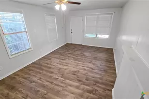 1717 E Mesquite Ln, Victoria, TX 77901 - Photo 13