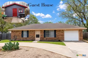 1114 Woodlawn St, Lockhart, TX 78644 - Photo 1