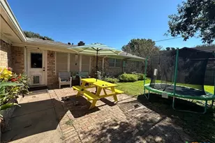 103 Oxford St, Victoria, TX 77904 - Photo 17