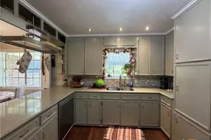 103 Oxford St, Victoria, TX 77904 - Photo 5