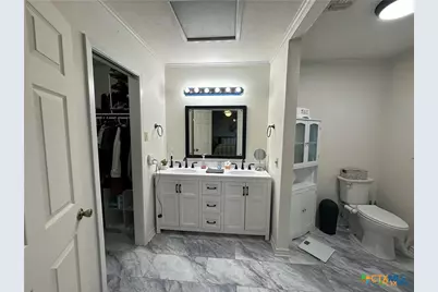 103 Oxford Street, Victoria, TX 77904 - Photo 11