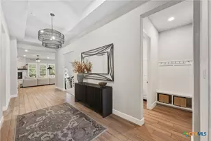 422 Bridle Trl, New Braunfels, TX 78132 - Photo 5