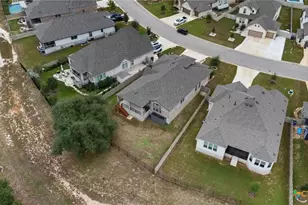 422 Bridle Trl, New Braunfels, TX 78132 - Photo 33