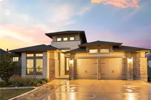 422 Bridle Trl, New Braunfels, TX 78132 - Photo 1