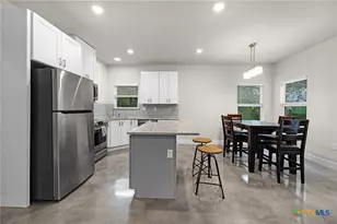 446 W Overlook Dr, Canyon Lake, TX 78133 - Photo 15