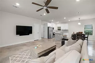 446 W Overlook Dr, Canyon Lake, TX 78133 - Photo 13