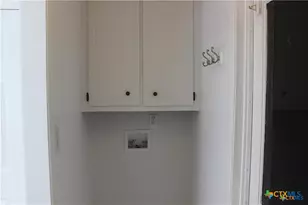 223 Ridgewood Dr, Victoria, TX 77901 - Photo 13