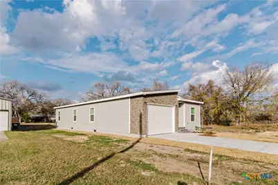 404 Bridge Street, Cuero, TX 77954 - Photo 3