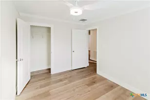 404 Bridge St, Cuero, TX 77954 - Photo 27