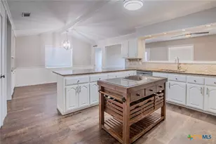 303 Turtle Rock Dr, Victoria, TX 77904 - Photo 15