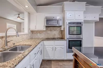 303 Turtle Rock Drive, Victoria, TX 77904 - Photo 17