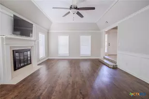 303 Turtle Rock Dr, Victoria, TX 77904 - Photo 9