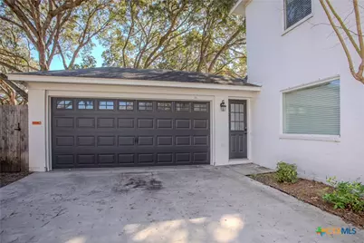 303 Turtle Rock Drive, Victoria, TX 77904 - Photo 5