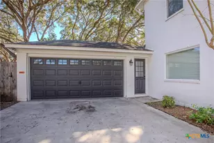 303 Turtle Rock Dr, Victoria, TX 77904 - Photo 5