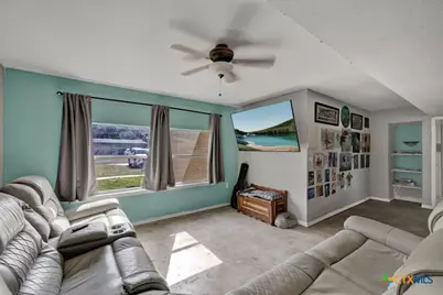 10 Cherry Hill Drive, Seguin, TX 78155 - Photo 7