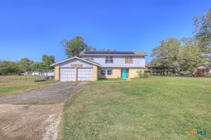 10 Cherry Hill Dr, Seguin, TX 78155 - Photo 1