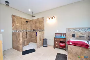 326 Co Rd 451, Waelder, TX 78959 - Photo 19