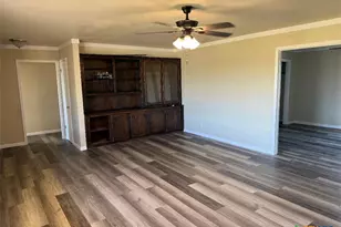 417 Lcr 318, Mart, TX 76664 - Photo 17