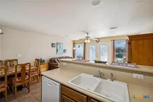 730 E Mather St, New Braunfels, TX 78130 - Photo 15