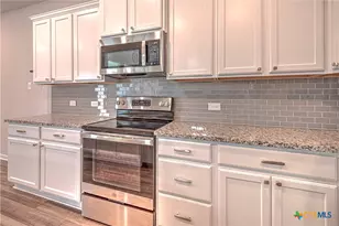 10215 Six Shooter Ln, Temple, TX 76502 - Photo 11