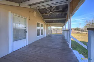 139 Angel Ln, Seguin, TX 78155 - Photo 9