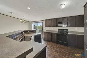 139 Angel Ln, Seguin, TX 78155 - Photo 21