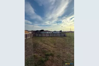 801 E Mesquite Lane, Victoria, TX 77901 - Photo 23