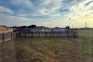 801 E Mesquite Ln, Victoria, TX 77901 - Photo 23