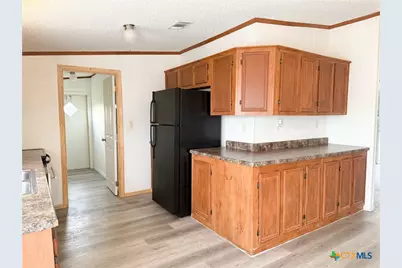 801 E Mesquite Lane, Victoria, TX 77901 - Photo 7