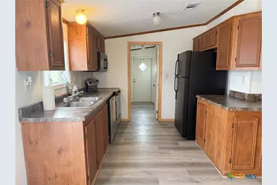 801 E Mesquite Lane, Victoria, TX 77901 - Photo 9