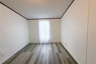 801 E Mesquite Ln, Victoria, TX 77901 - Photo 13