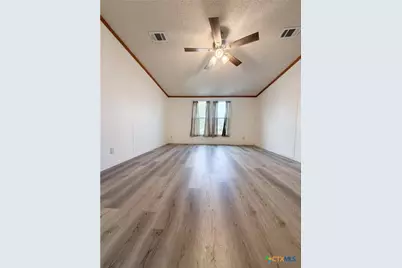 801 E Mesquite Lane, Victoria, TX 77901 - Photo 21