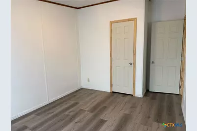 801 E Mesquite Lane, Victoria, TX 77901 - Photo 11