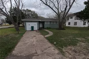 218 N 4th, Ganado, TX 77962 - Photo 3