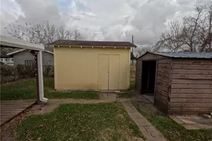 103 Pleasure Dr, Ganado, TX 77962 - Photo 23