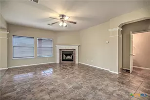 209 Crowfoot Dr, Harker Heights, TX 76548 - Photo 5