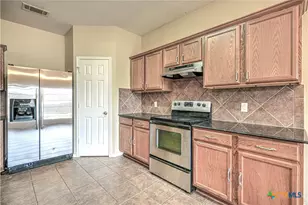 209 Crowfoot Dr, Harker Heights, TX 76548 - Photo 11