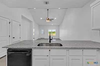 905 Smoke Tree, Killeen, TX 76543 - Photo 3