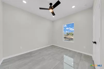 816 County Road #6723, Natalia, TX 78059 - Photo 17