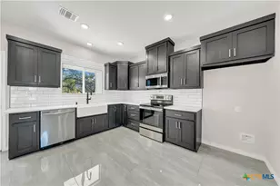 816 County Rd, Natalia, TX 78059 - Photo 7