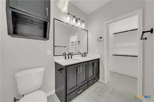 816 County Rd, Natalia, TX 78059 - Photo 9