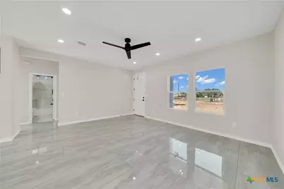 816 County Road #6723, Natalia, TX 78059 - Photo 5