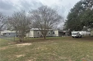 312 Keller St, Cuero, TX 77954 - Photo 25