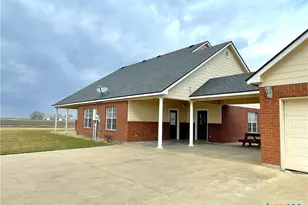 76 W County Road 312, Edna, TX 77957 - Photo 31